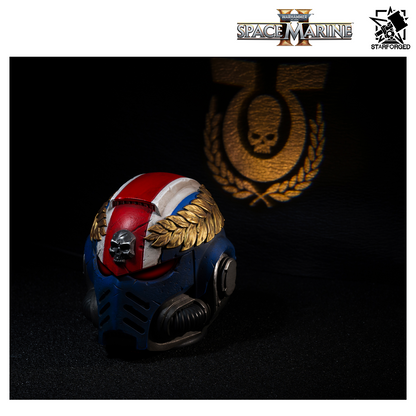Starforged Warhammer 40,000: Space Marine 2 Ultramarines Titus' Helmet Night Light Lamp Preorder
