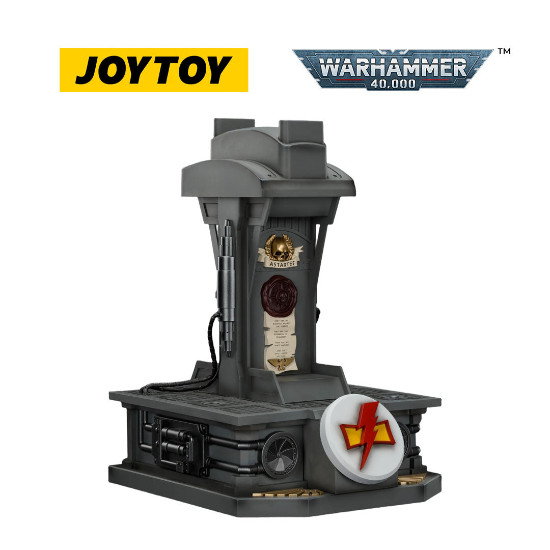 JOYTOY Warhammer 40,000: White Scars Mk X Helmet and Display Stand (1/1 Scale) Preorder