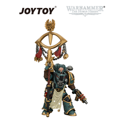 JOYTOY Warhammer The Horus Heresy - Sons of Horus, Maloghurst the Twisted, The Warmaster's Equerry, with Legion Standard and Banestrike Bolter (1/18 Scale) Preorder